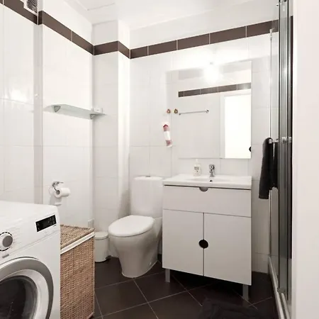 Modern,luminous,spacious Studio !!! *