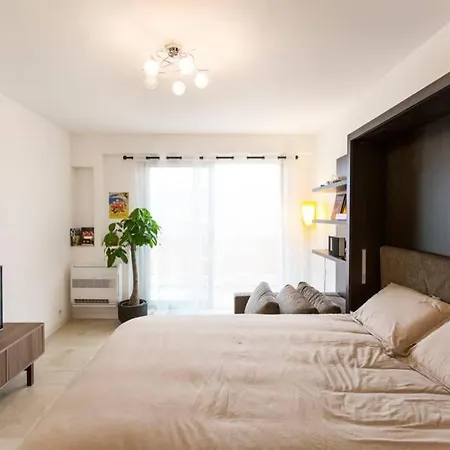 Modern,luminous,spacious Studio !!! *