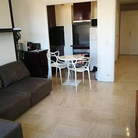 Modern,luminous,spacious Studio !!! Nice